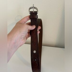 Xhiliration genuine, leather size and medium ladies belt